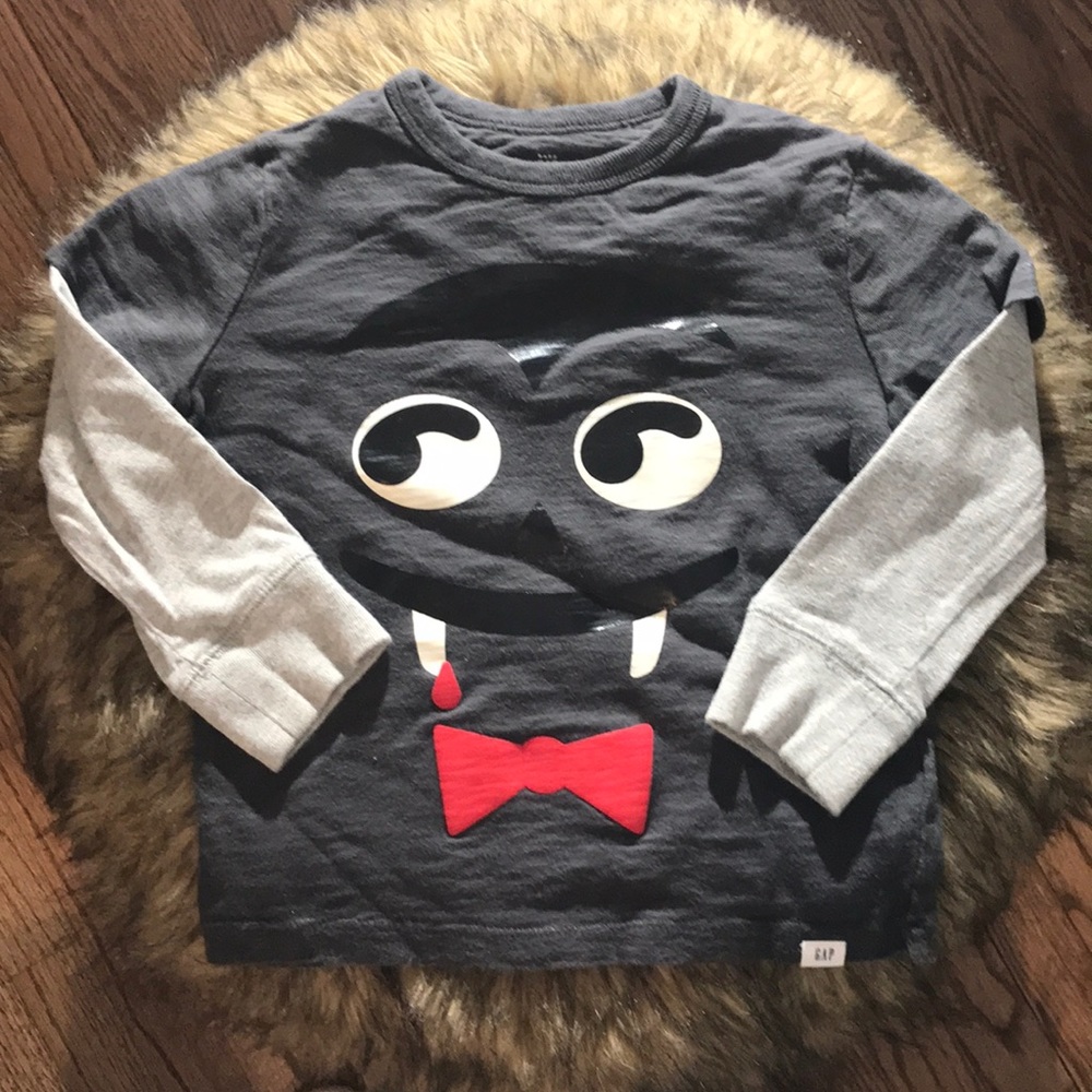 GAP Vampire Faux Layered Shirt. Size 2T.